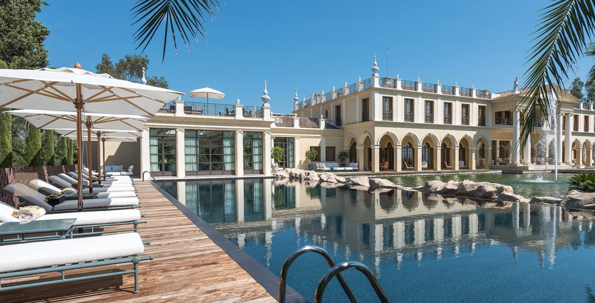 Palais Vénitien outdoor pool is the largest HNW Brief has experienced in any mansion